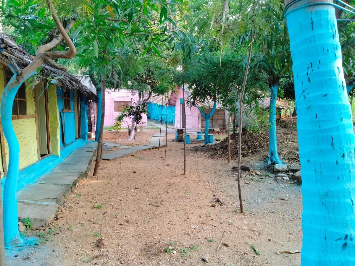 Goldengarden Cottages Hampi Eksteriør bilde