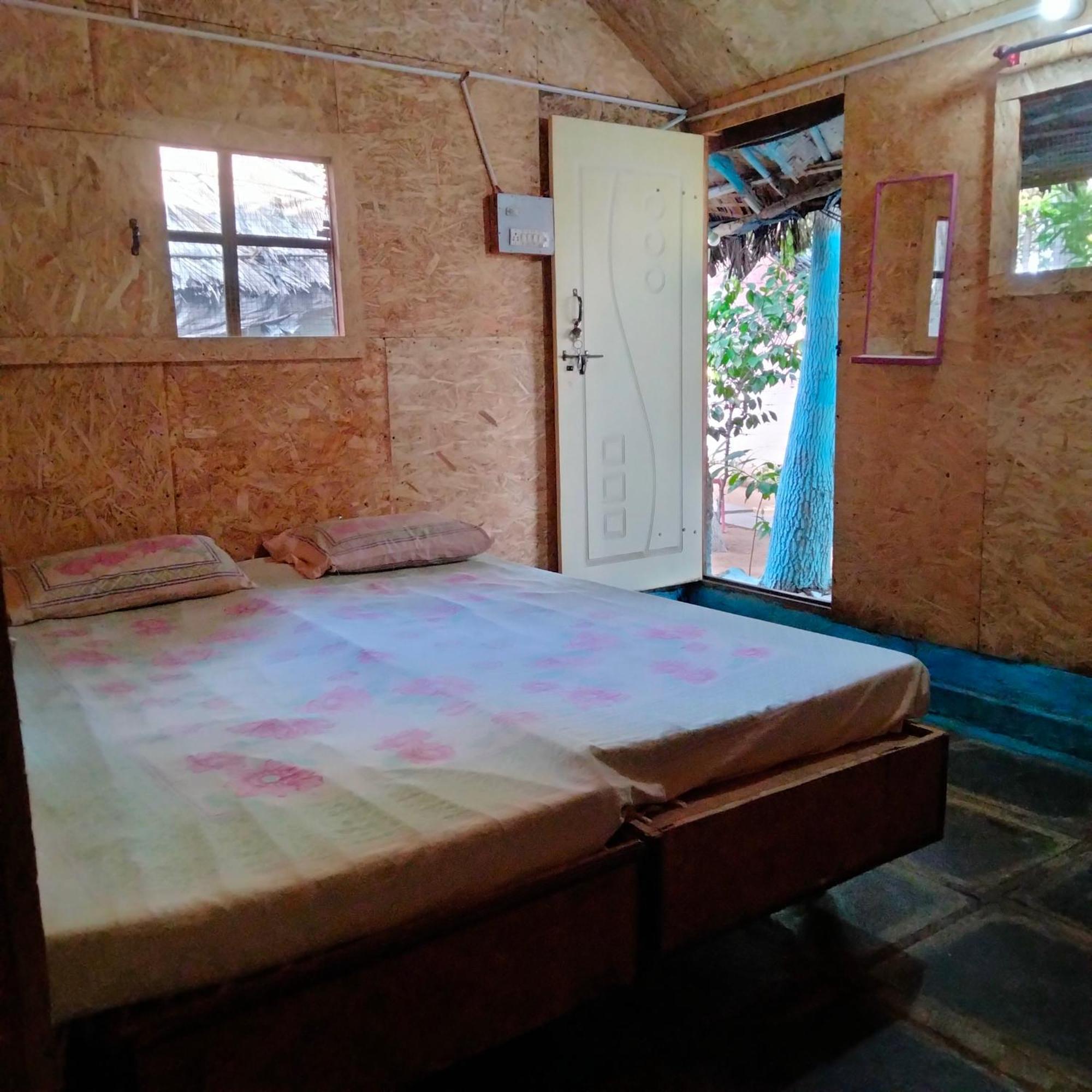 Goldengarden Cottages Hampi Eksteriør bilde