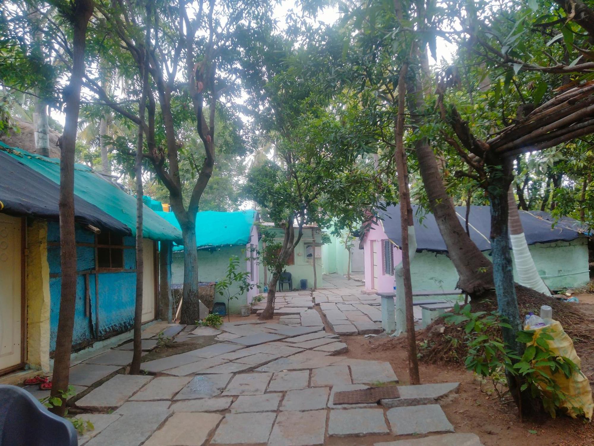 Goldengarden Cottages Hampi Eksteriør bilde